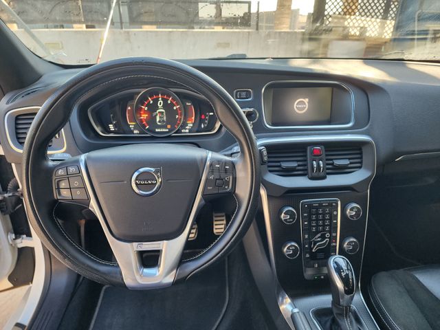 וולוו V40