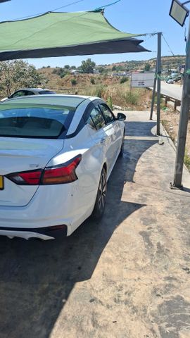 ניסאן אלטימה