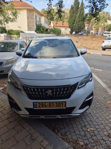 פיג'ו 3008