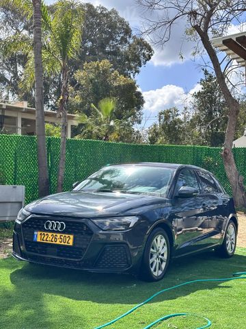 אאודי A1