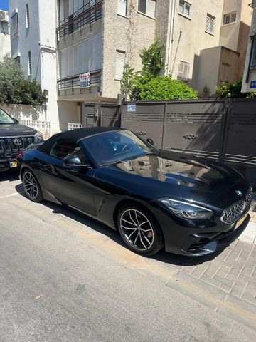 ב מ וו Z4