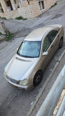 מודעת רכב מרצדס-בנץ C-class