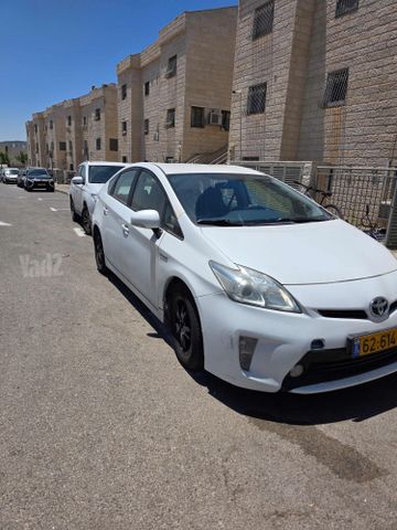 טויוטה פריוס