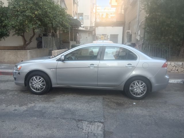 מיצובישי לנסר