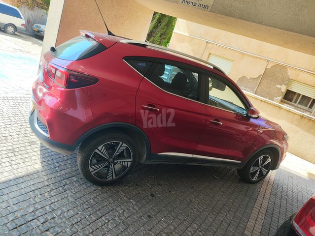מודעת רכב אם ג'י ZS