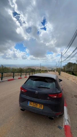 מודעת רכב סיאט לאון