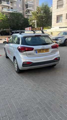 יונדאי i20