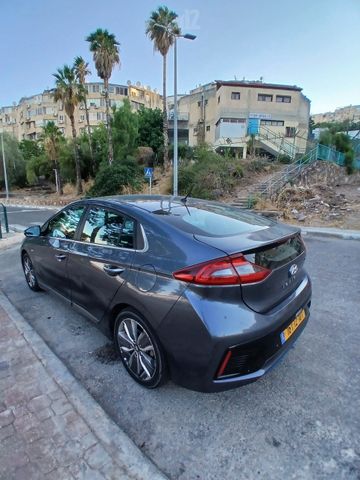 יונדאי איוניק