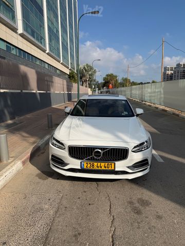 וולוו S90