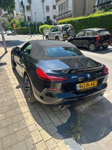 ב מ וו Z4