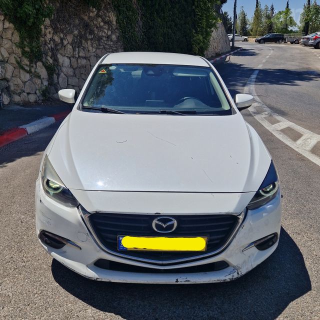מודעת רכב מאזדה 3