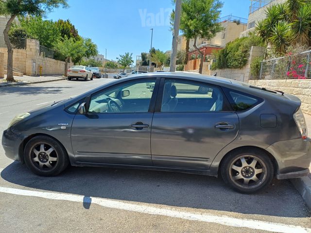 טויוטה פריוס