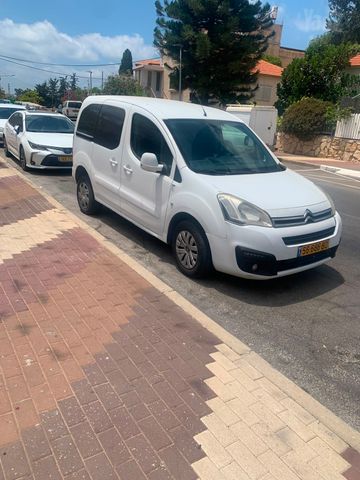 מודעת רכב סיטרואן ברלינגו