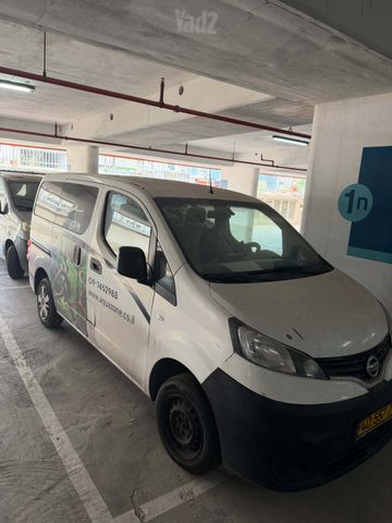 ניסאן NV200