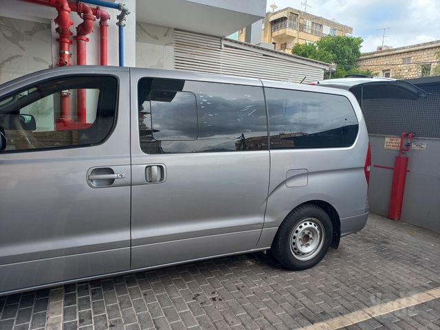 יונדאי H-1 / i800