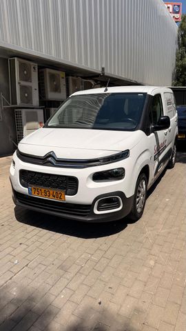 מודעת רכב סיטרואן ברלינגו
