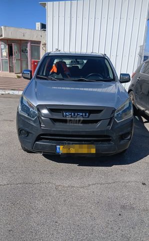 איסוזו די-מקס