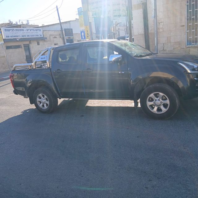 איסוזו די-מקס