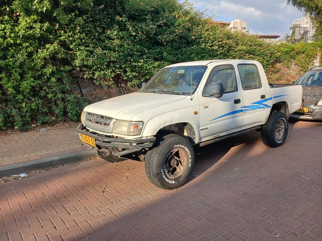 מודעת רכב טויוטה היילקס