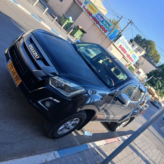 מודעת רכב איסוזו די-מקס
