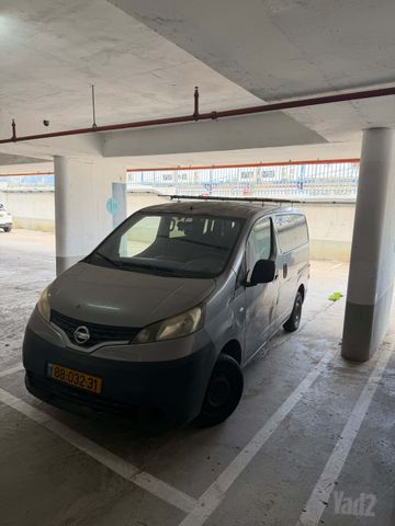 ניסאן NV200