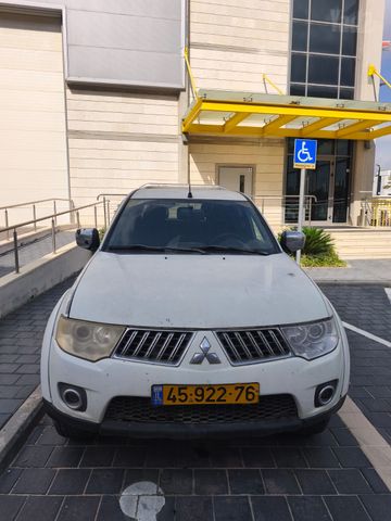 מיצובישי טרייטון / L200