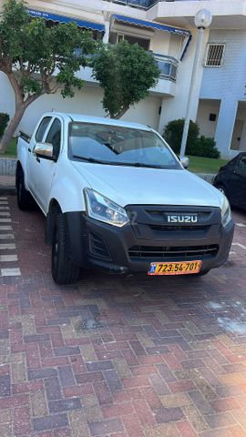 מודעת רכב איסוזו די-מקס