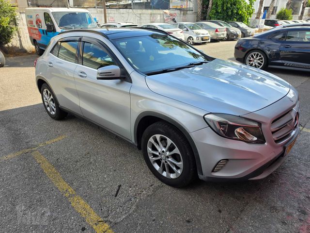 מרצדס-בנץ GLA