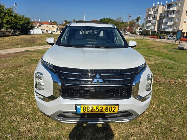 מיצובישי אאוטלנדר