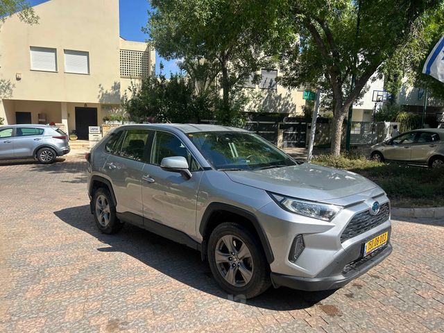 טויוטה RAV4