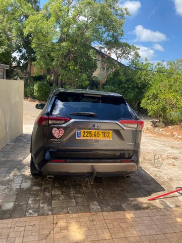 טויוטה RAV4