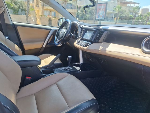 טויוטה RAV4