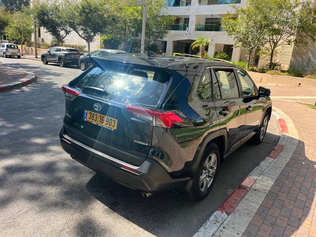 טויוטה RAV4