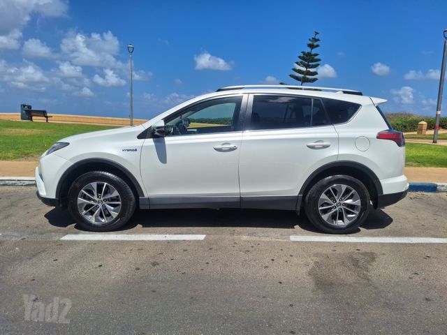 טויוטה RAV4