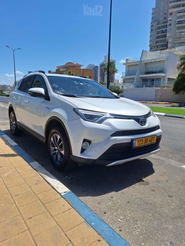 טויוטה RAV4