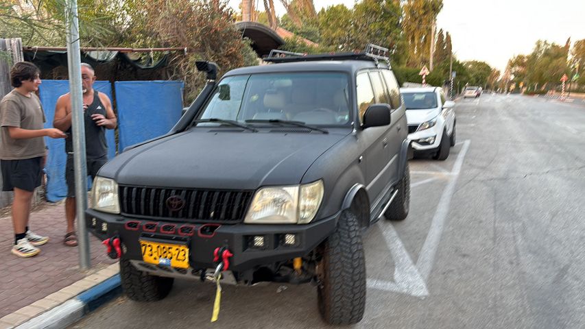 טויוטה לנד קרוזר