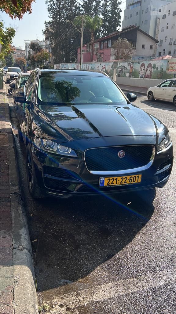 יגואר F-Pace