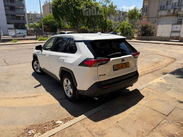 טויוטה RAV4