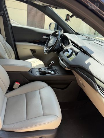 קאדילק XT4