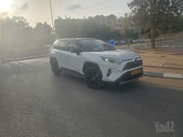 טויוטה RAV4