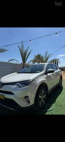 טויוטה RAV4