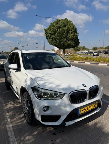 ב מ וו X1