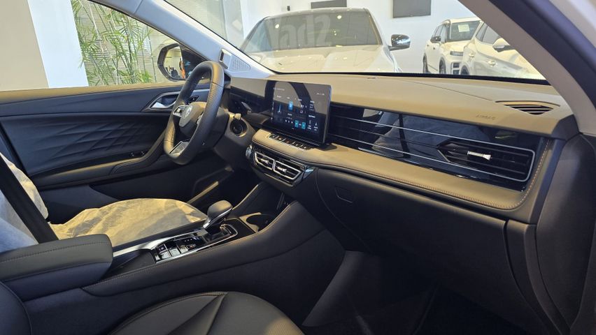 אם ג'י EHS PHEV