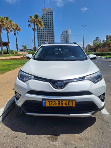 טויוטה RAV4