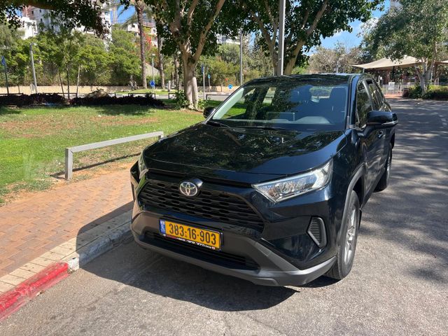 טויוטה RAV4