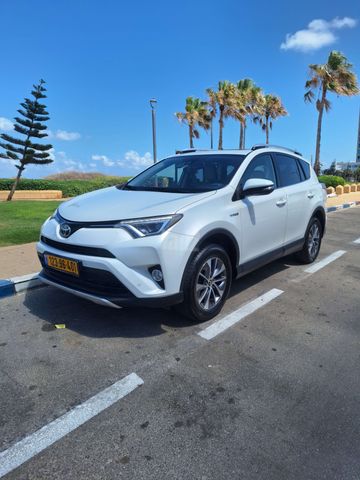 טויוטה RAV4