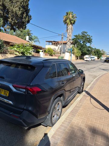 מודעת רכב טויוטה RAV4