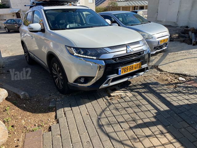 מיצובישי אאוטלנדר