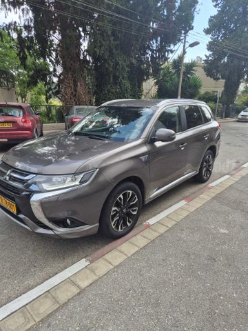 מיצובישי אאוטלנדר