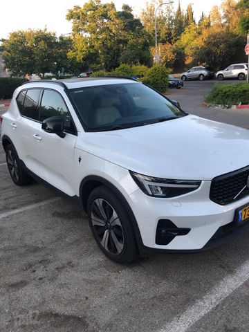 מודעת רכב וולוו XC40